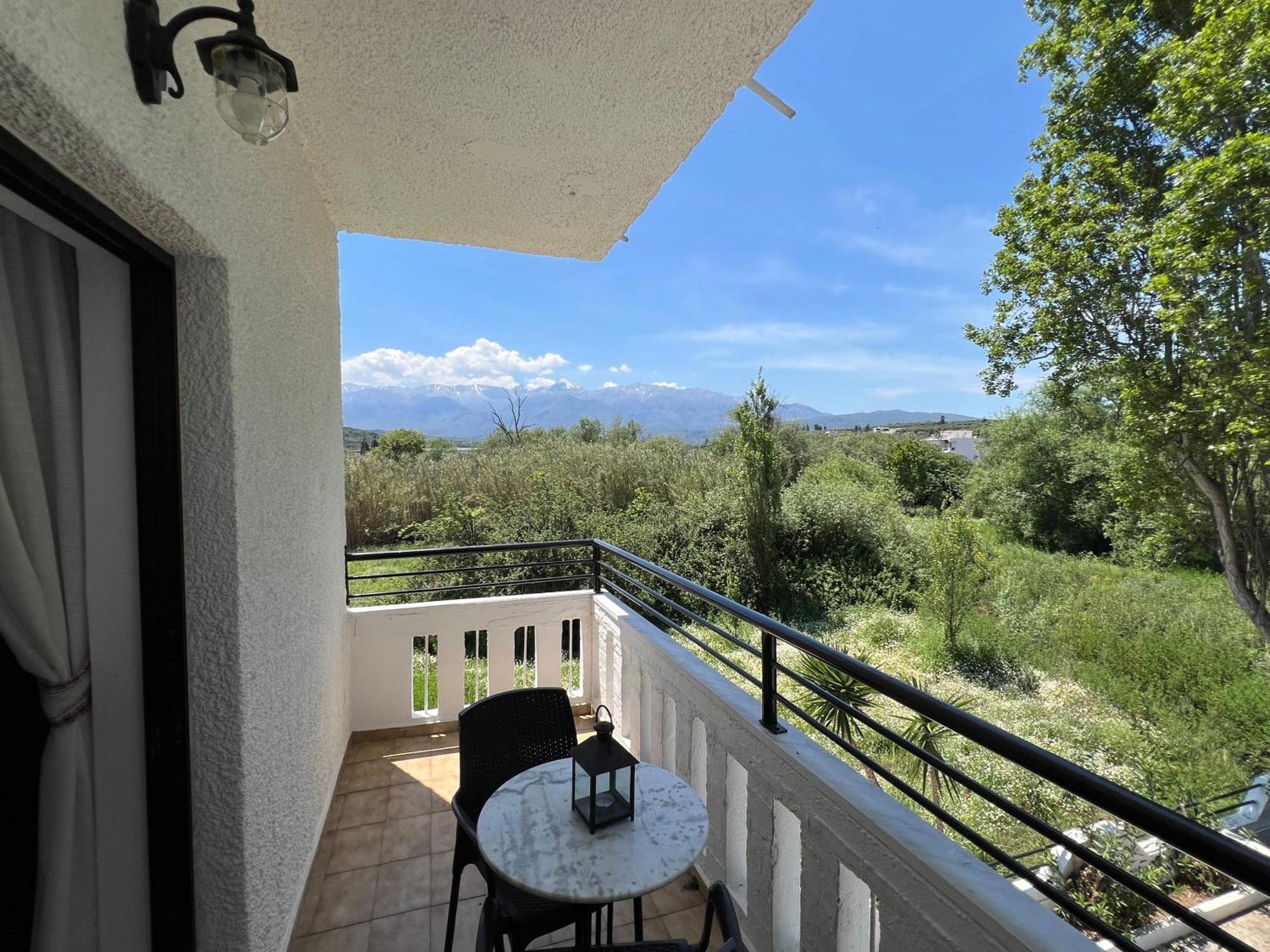 Zourpos Studios & Apartments Каливес Екстериор снимка